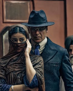 Ananya Panday Shares Unseen Moments With Akshay Kumar From Kesari Chapter 2 Sets