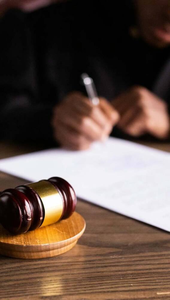 IAS या फिर जज, कौन ज्यादा ताकतवर?