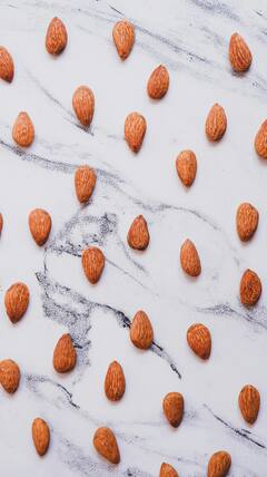 Almonds : हृदय आणि मधुमेहाच्या रुग्णांसाठीही गुणकारक; जाणून घ्या बदाम खाण्याचे फायदे!