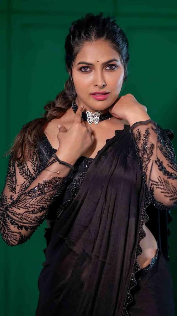 బ్లాక్‌ డ్రెస్‌లో 'జాట్'  పోలీస్ స్టన్నింగ్ లుక్స్