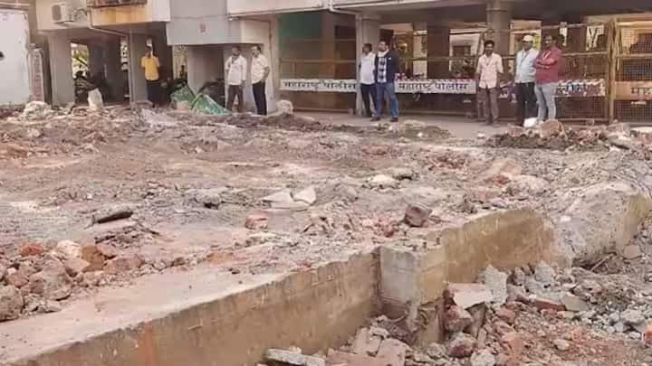 या प्रकरणी मुंबई नाका पोलीस ठाण्यात 1400 ते 1500 अज्ञात व्यक्तींविरोधात गुन्हे दाखल करण्यात आले आहेत.