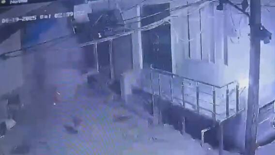 Mustafabad Building Collapse That Killed 4 Caught On Cam