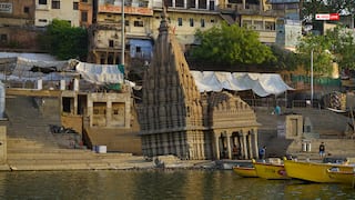 9 डिग्री के एंगल पर झुका है काशी का प्राचीन रत्‍नेश्‍वर महादेव मंदिर, सावन में जल नहीं चढ़ा पाते श्रद्धालू