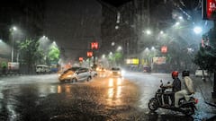 Showers Keep Heat At Bay In Bengal, Heavy Rain & Storms Likely To Continue Today
