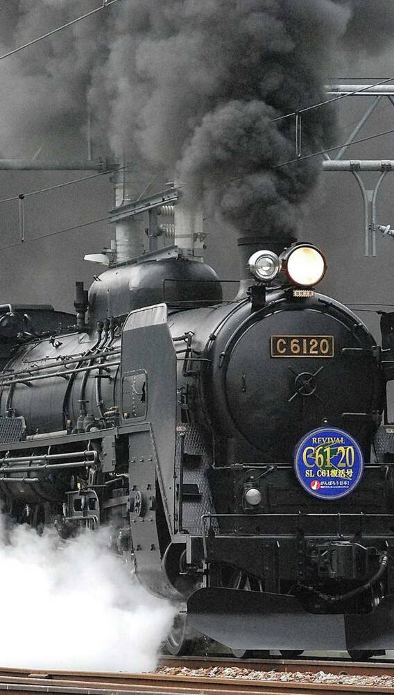 एक फॉर्च्यूनर कार जितना है भारत की इस ट्रेन का किराया