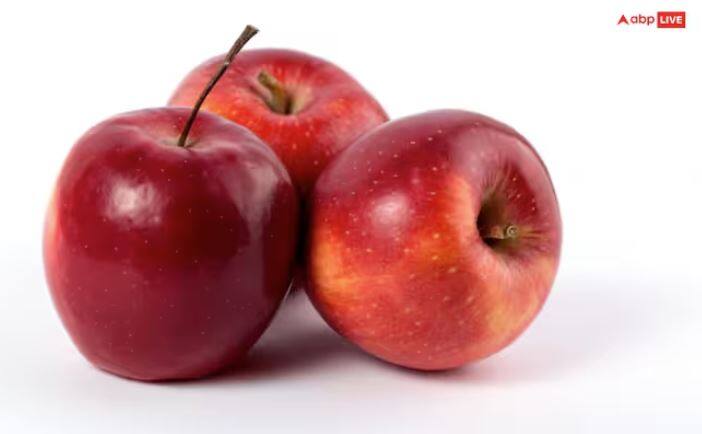 ਸੇਬ ਵਿੱਚ ਫਾਈਬਰ ਅਤੇ ਪੈਕਟਿਨ ਹੁੰਦੇ ਹਨ, ਜੋ ਪਾਚਨ ਵਿੱਚ ਸਹਾਇਤਾ ਕਰਦੇ ਹਨ ਅਤੇ ਬਲੱਡ ਸ਼ੂਗਰ ਨੂੰ ਸਥਿਰ ਰੱਖਣ ਵਿੱਚ ਸਹਾਇਤਾ ਕਰਦੇ ਹਨ।