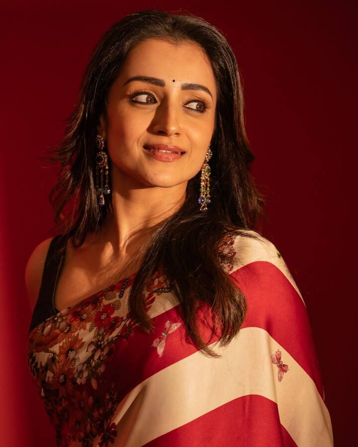 మణిరత్నం దర్శకత్వంలో నటించిన 'పొన్నియన్ సెల్వన్' సినిమా త్రిషకు మంచి పేరు తీసుకు వచ్చింది. 'థగ్ లైఫ్' కూడా ఆమెకు మరింత పేరు తీసుకువస్తుందని ఆశిస్తున్నారు. (Image Courtesy: ekalakhani / Instagram)