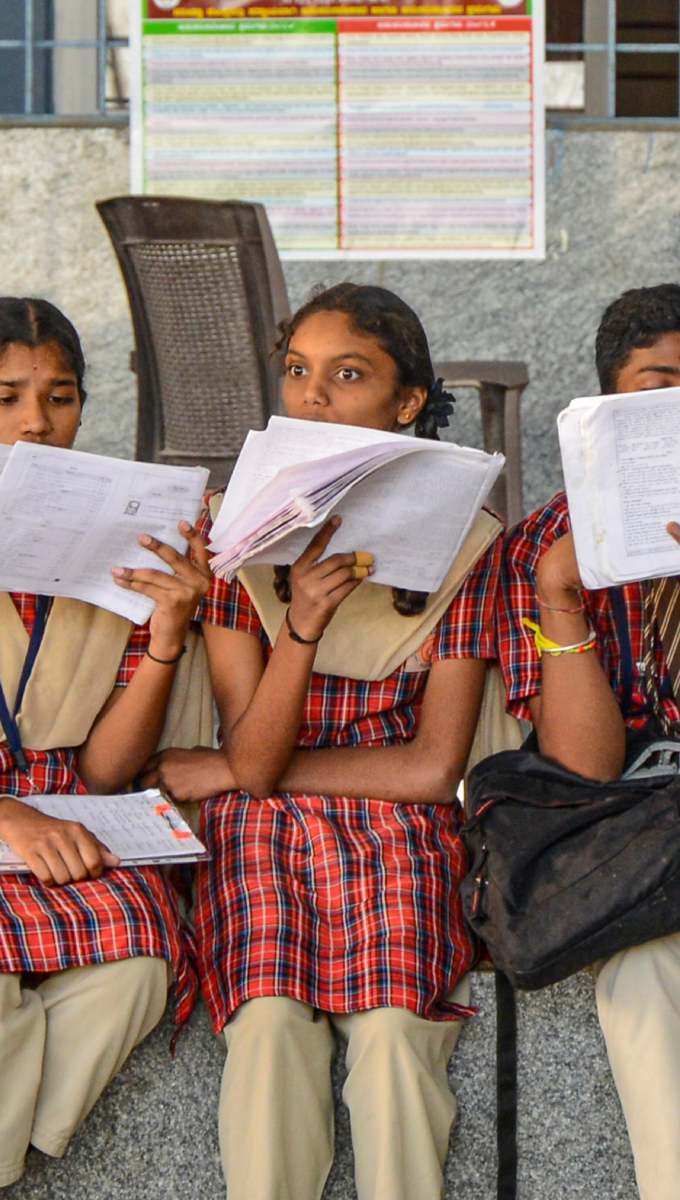 आज यानी 19 अप्रैल को उत्तराखंड बोर्ड 10वीं-12वीं का रिजल्ट जारी कर दिया है