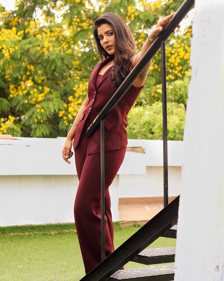 మొదట్నుంచీ ఐశ్వర్యా రాజేష్ ఎంపిక చేసుకున్న క్యారెక్టర్స్ చూసి మరో సౌందర్య అని పొగిడేస్తున్నారంతా