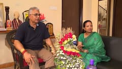 Dilip Ghosh : মধুচন্দ্রিমায় দিলীপ পত্নীর পছন্দ সুইৎজ়ারল্যান্ড বা প্যারিস! স্পনসর করতে রাজি এই বিজেপি সাংসদ