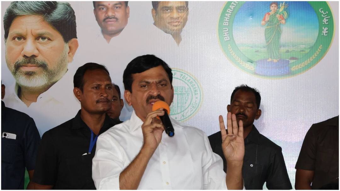 Bhu Bharathi Act: ఆధార్ లాగే త్వరలో భూధార్ నెంబర్, పైరవీలు అవసరం లేదు.. భూభారతి పోర్టల్లో పరిష్కారాలు Ponguleti Srinvas Reddy explains need of Bhu Bharathi Act and Bhu Bharathi Portal Bhu Bharathi Act: ఆధార్ లాగే త్వరలో భూధార్ నెంబర్, పైరవీలు అవసరం లేదు.. భూభారతి పోర్టల్లో పరిష్కారాలు