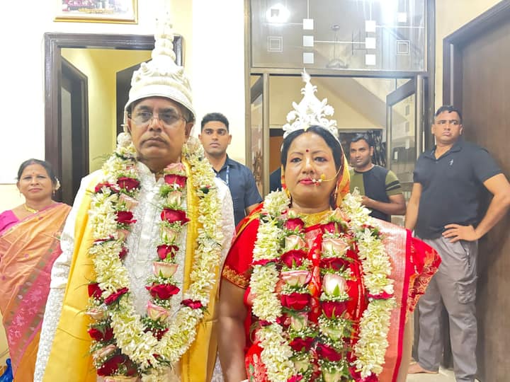 জানালেন, মানুষ হিসেবে তো ওঁকে খুবই ভাল লাগত কিন্তু ভাবিনি যে ওঁকে আমি স্বামী হিসেবে প্রস্তাব দেব বা উনি আমার স্বামী হতে পারে একবছরের মধ্যে ।