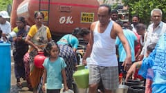 महाराष्ट्र में भीषण गर्मी में गहराया जलसंकट, प्यास बुझाने के लिए तय कर रहे लंबी दूरी