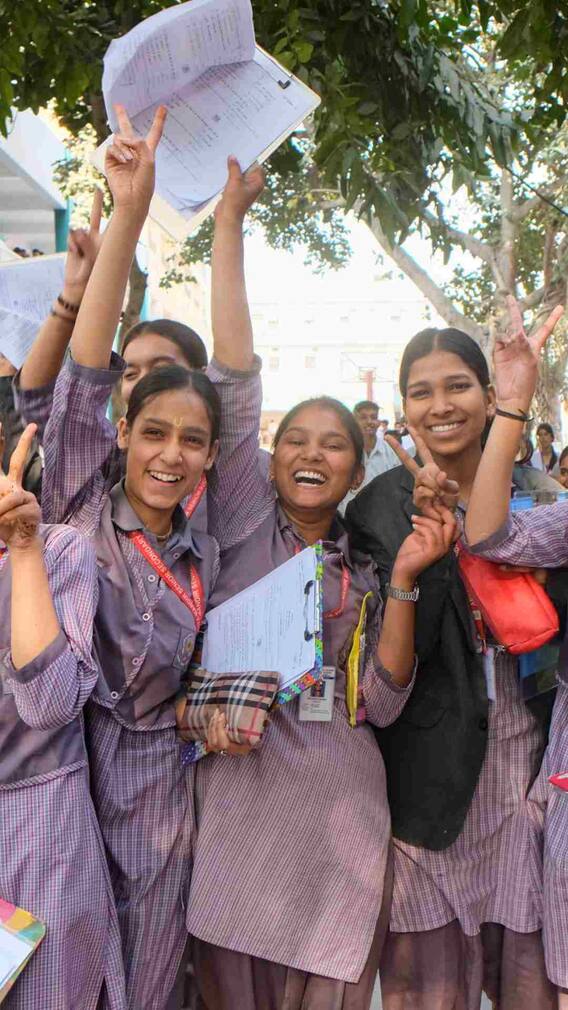 उत्तराखंड बोर्ड से पास कर ली 10वीं तो अब क्या हैं टॉप करियर ऑप्शंस?