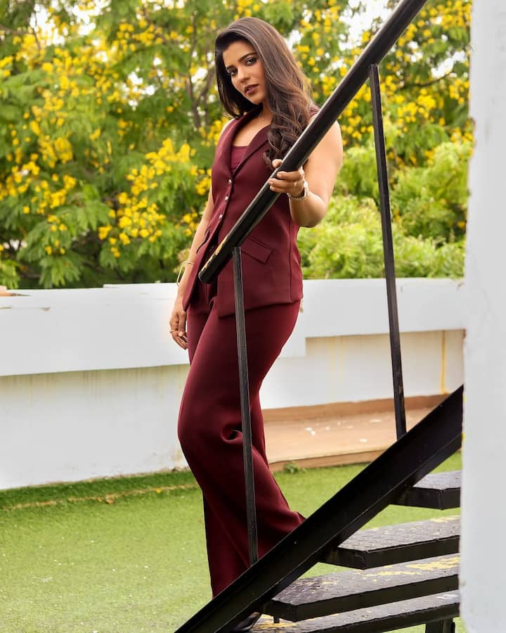 సంక్రాంతికి వస్తున్నాం సినిమాలో భాగ్యంగా నటించిన ఐశ్వర్యా రాజేష్..ఆ మూవీ తర్వాత సోషల్ మీడియాలో ఫొటోషూట్స్ జోరు పెంచింది