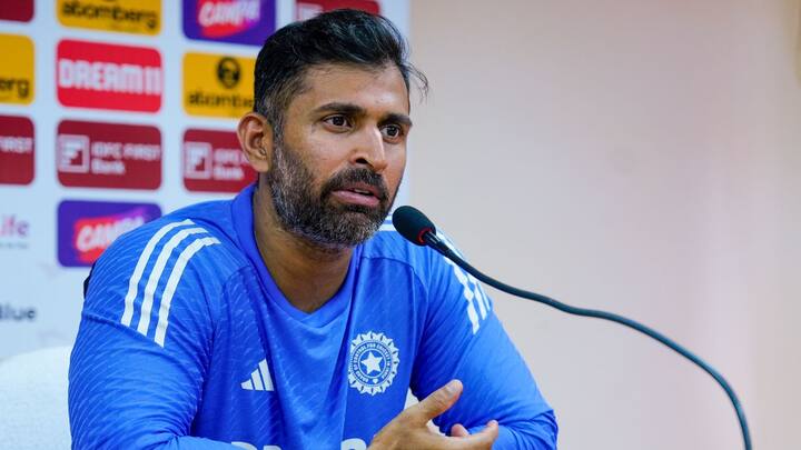 আইপিএলের মাঝেই ভারতীয় ক্রিকেটে ধুন্ধুমার। ছাঁটাই করা হচ্ছে সহকারী ব্যাটিং কোচ অভিষেক নায়ারকে!