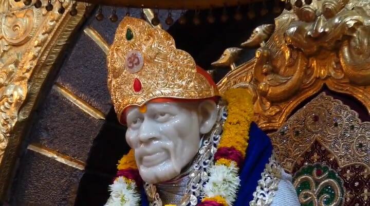 विशेष म्हणजे, या मुकूटाचे दान करणाऱ्या भक्ताने आपलं नाव आणि ओळख पूर्णपणे गुप्त ठेवली आहे.