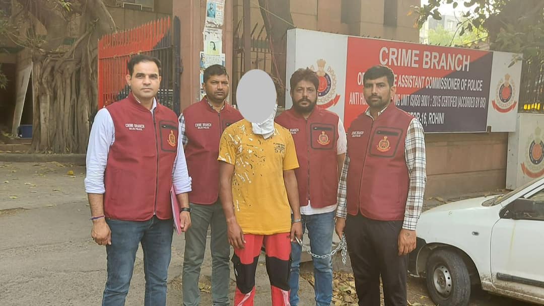 चार साल से फरार चल रहा था का हत्यारा, 600 KM पीछा कर दिल्ली पुलिस ने दबोचा Delhi police Crime Branch arrested murder accused case registered ann चार साल से फरार चल रहा था का हत्यारा, 600 KM पीछा कर दिल्ली पुलिस ने दबोचा