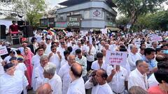 मुंबई में जैन मंदिर ढहाने पर बवाल! समुदाय के लोगों ने निकाला मार्च, BMC अधिकारी का तबादला