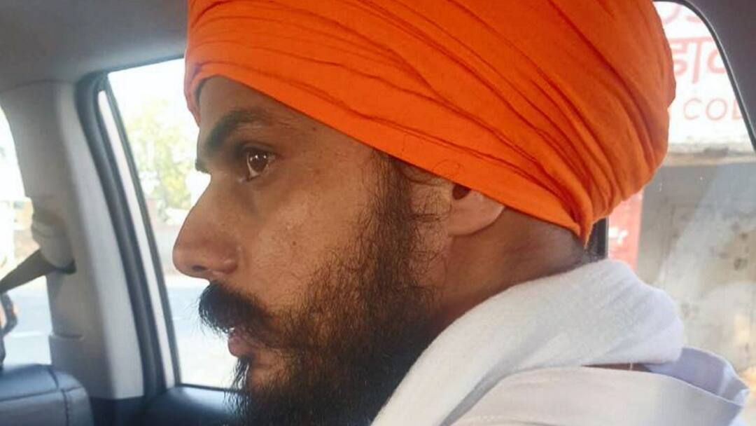 अमृतसर के DM ने सांसद अमृतपाल सिंह की NSA के तहत डिटेंशन बढ़ाने के दिए आदेश, डिब्रूगढ़ जेल में है बंद Amritpal Singh MP Waris Punjab De Amritsar District Magistrate Orders Extension Of Detention Under NSA ANN अमृतसर के DM ने सांसद अमृतपाल सिंह की NSA के तहत डिटेंशन बढ़ाने के दिए आदेश, डिब्रूगढ़ जेल में है बंद