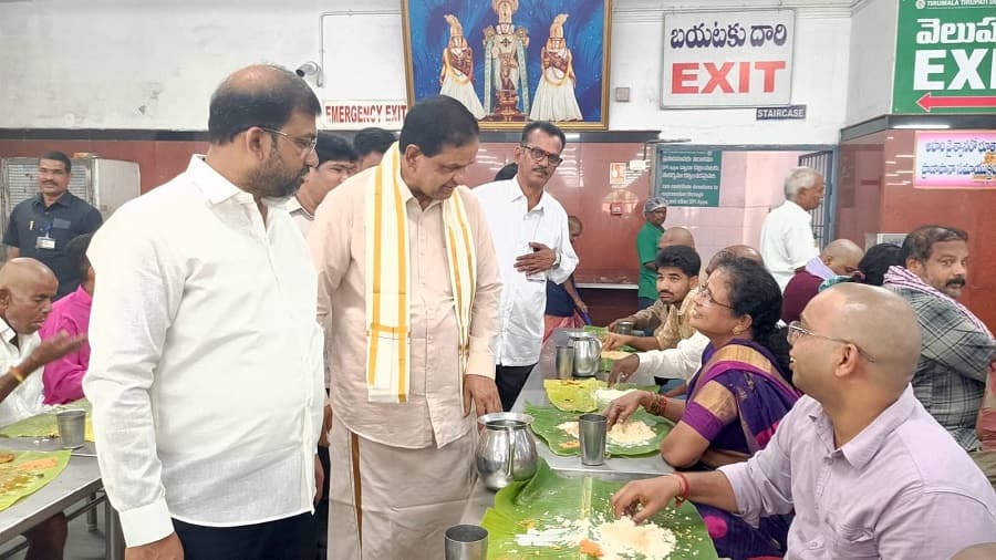 CM Chandrababu: సీఎం చంద్రబాబు పుట్టినరోజు సందర్భంగా అన్న ప్రసాద పథకానికి రూ.44 లక్షలు విరాళం