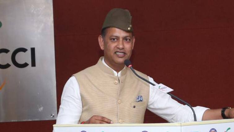 Ravinder Indraj Singh remembered Netaji Subhash Chandra Bose on Moirang Day  developed Delhi dream ann रविंद्र इंद्राज सिंह ने सुभाष चंद्र बोस को किया याद, मोइरांग दिवस पर कहा- 'ऐसे होगा विकसित दिल्ली का सपना पूरा'