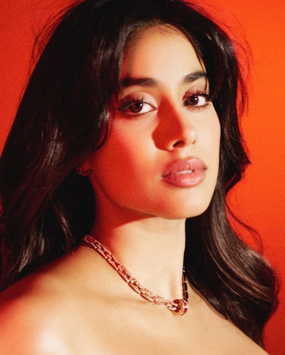 ঋতুস্রাবের অসহ্য যন্ত্রণা নিয়ে অকপট জাহ্নবী