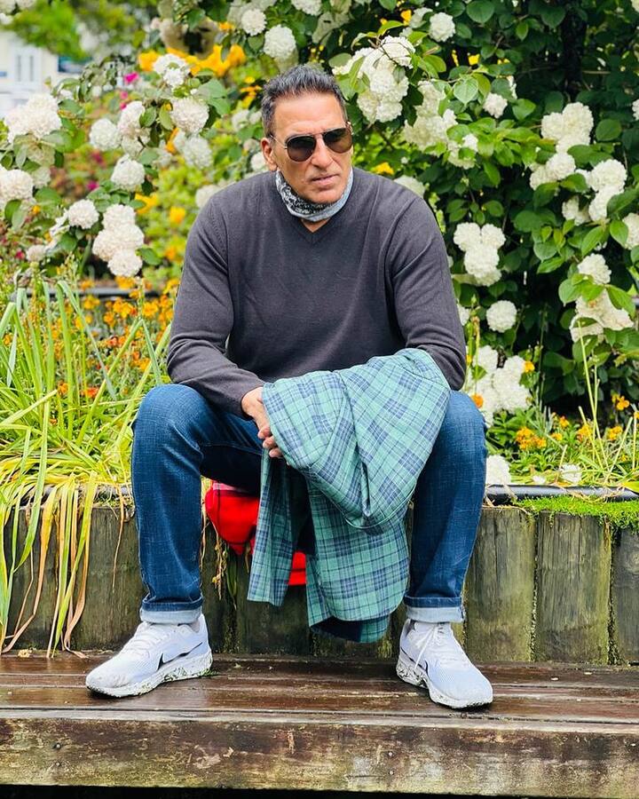 जब शूटिंग के सेट्स पर धर्मेंद्र पहुंचे तो हर तरफ हलचल शुरु हो गई लेकिन इस बीच मुकेश ने उन्हें अनदेखा करते हुए अपनी डायलॉग्स को पढ़ने पर ही फोकस रखा. इस किस्से के बारे में बताते हुए मुकेश पूरी बात का खुलासा किया था.