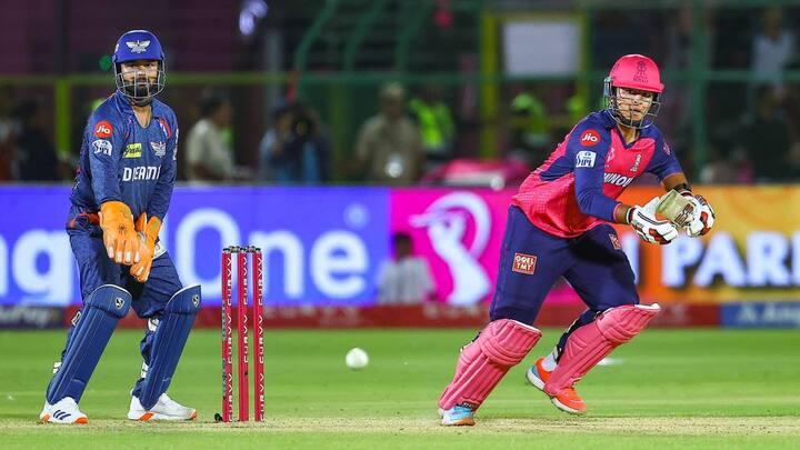 वैभव सूर्यवंशी ने राजस्थान रॉयल्स के लिए कमाल का प्रदर्शन किया. उन्होंने लखनऊ सुपर जायंट्स के खिलाफ डेब्यू मैच की पहली ही गेंद पर छक्का लगा दिया. वैभव ने आईपीएल की तैयारी के लिए बहुत कुछ किया है.