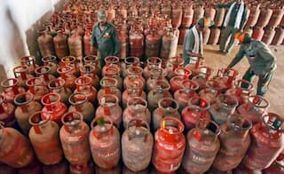 Gas Cylinder Price: காலையிலேயே நல்ல ஆரம்பம்... குறைந்தது கேஸ் விலை! புதிய விலை என்ன?