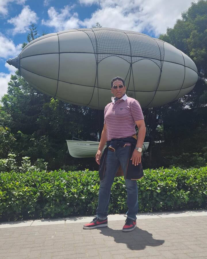 आज बात कर रहे हैं एक्टर मुकेश ऋषि की. मुकेश ने तमाम बड़े स्टार्स के अपोजिट फिल्मों में विलेन के खूंखार किरदार निभाए हैं. अमिताभ बच्चन से लेकर धर्मेंद्र, सनी देओल, आमिर खान तक इस एक्टर ने तमाम स्टार्स के साथ काम किया और कई यादगार किरदार निभाए.