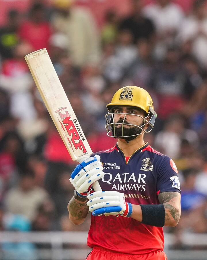 वहीं कोहली ने आईपीएल में 59 अर्द्धशतक लगाए हैं. जबकि उनके बल्ले से 8 शतक निकले हैं. कोहली के पास शतकों का भी रिकॉर्ड है.