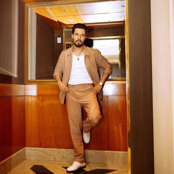 बता दें कि इन दिनों रणदीप हुड्डा ‘जाट’ की सक्सेस एंजॉय कर रहे हैं. जिसमें वो सनी देओल के साथ नजर आए हैं.