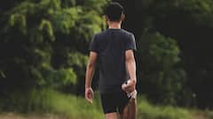 Benefits of Walking Backwards: এমনি হাঁটার চেয়ে ব্যাকওয়াক বেশি উপকারী, কেন জানুন