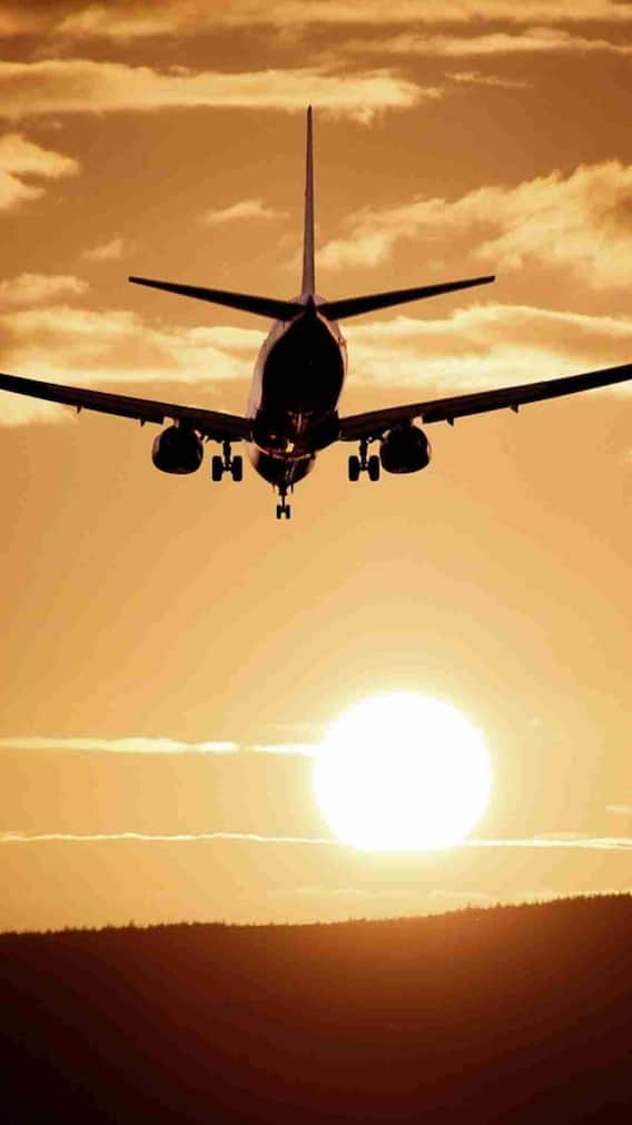 प्लेन किस तकनीक की वजह से हवा में रुक जाता है?