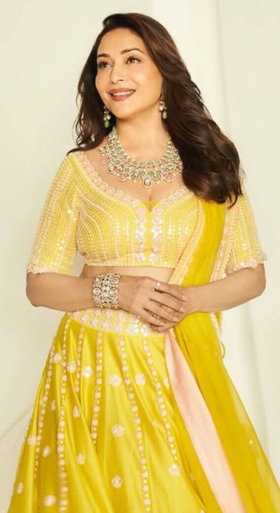 माधुरी दीक्षित की शादी से टूटा था इस सुपरस्टार का दिल, रो-रोकर हो गई थी ऐसी हालत