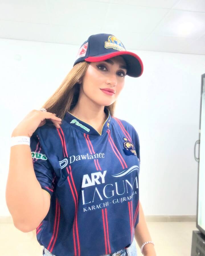 हसन अली की पत्नी, सामिया अर्जू की बात करते हुए, हरियाणा के नॉनह जिले में मेवाट के निवासी हैं। मीडिया रिपोर्टों के अनुसार, B.Tech ने मनव रचना विश्वविद्यालय के Aaronautical में बनाया है। वह अमीरात एयर में एक फ्लाइट इंजीनियर हैं।