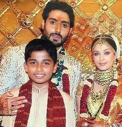 Aish- Abhishek Wedding Album: ऐश्वर्या राय-अभिषेक बच्चन की शादी को पूरे हुए 18 साल, यहां देखें कपल की वेडिंग की अनसीन तस्वीरें