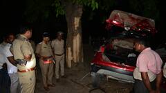 कुशीनगर में दर्दनाक सड़क हादसा, बारात जा रही कार पेड़ से टकराई, 6 की मौत, 2 की हालत गंभीर