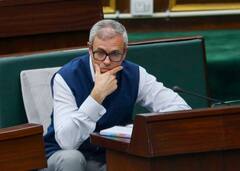 CM उमर अब्दुल्ला से निशिकांत दुबे पर सवाल, जवाब में इंदिरा गांधी के लगाए इमरजेंसी का किया जिक्र