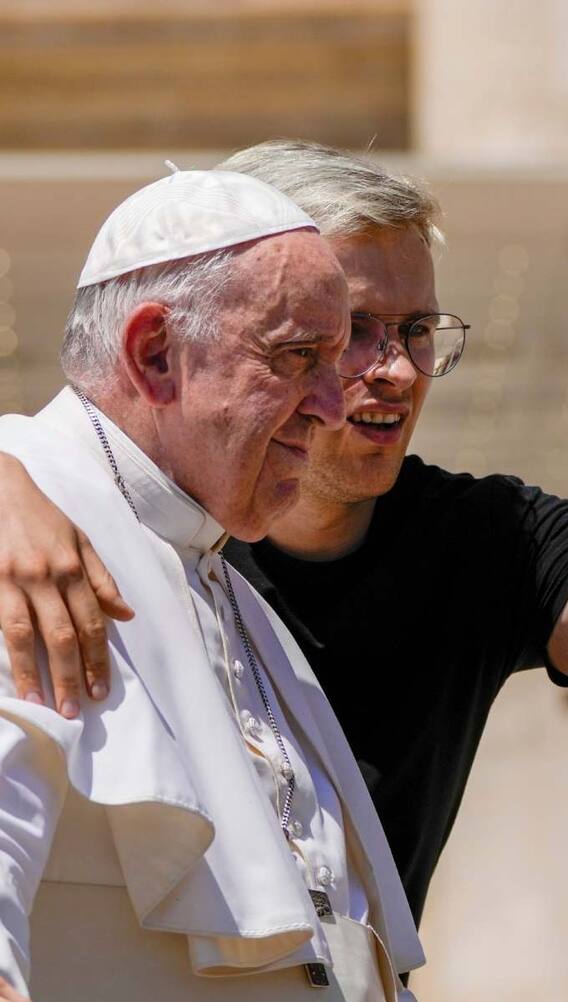 पोप फ्रांसिस ने क्यों धोए थे मुस्लिमों के पांव?