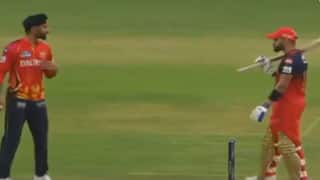 'मुझे 20 साल हो गए, मैं तेरे कोच को भी जानता हूं', बीच मैच में किसको विराट कोहली ने दिखाई 'दादागिरी', वीडियो वायरल