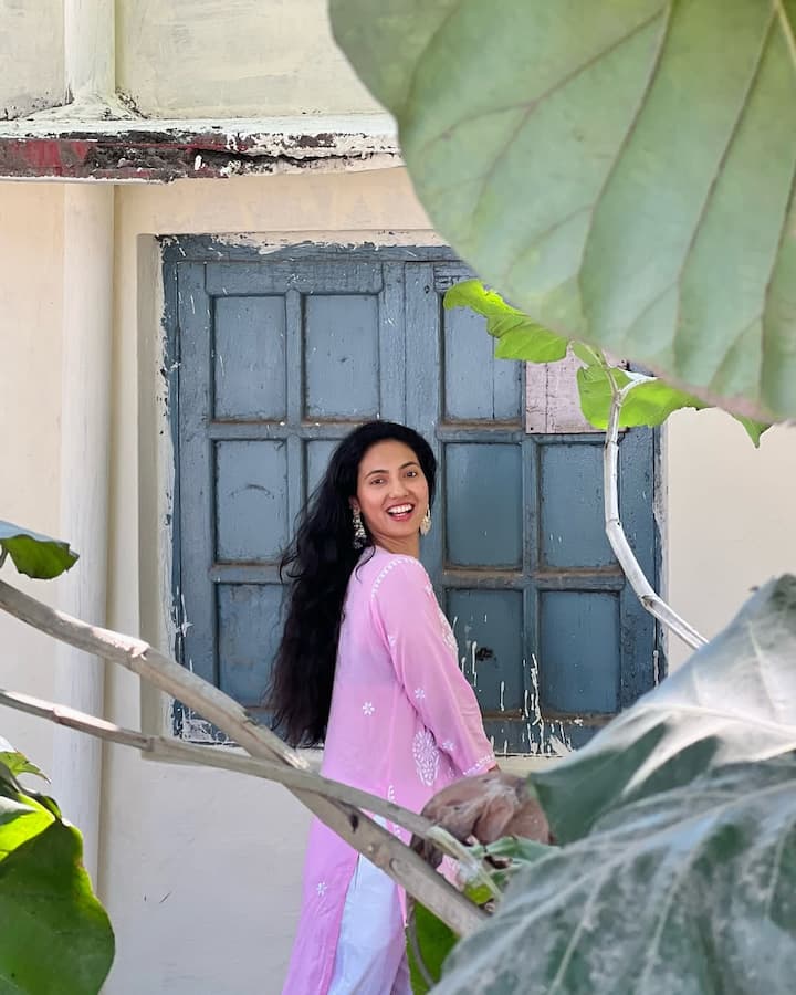 Disha Patni's sister Khushboo was in the Indian Army. After serving the country, Khushboo has retired and lives in Bareilly with her father. 33 -year -old fragrance has now become a fitness coach.