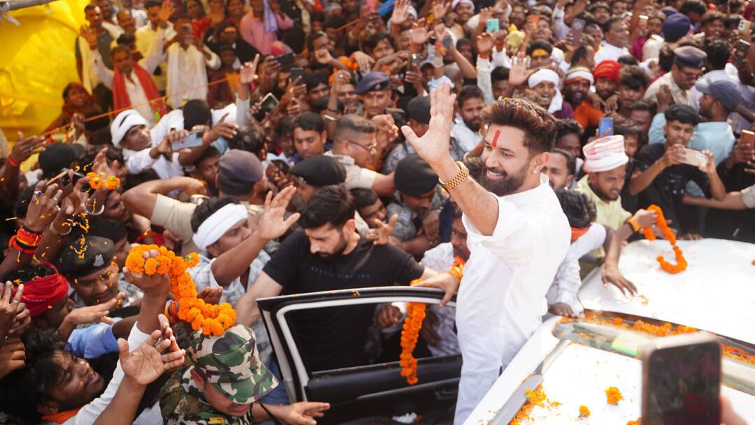 'मुख्यमंत्री पद के लिए...', चिराग पासवान ने बताया केंद्र छोड़ कर बिहार आने की क्यों है इच्छा Union minister Chirag Paswan claim NDA victory in Bihar elections 2025 'मुख्यमंत्री पद के लिए...', चिराग पासवान ने बताया केंद्र छोड़ कर बिहार आने की क्यों है इच्छा