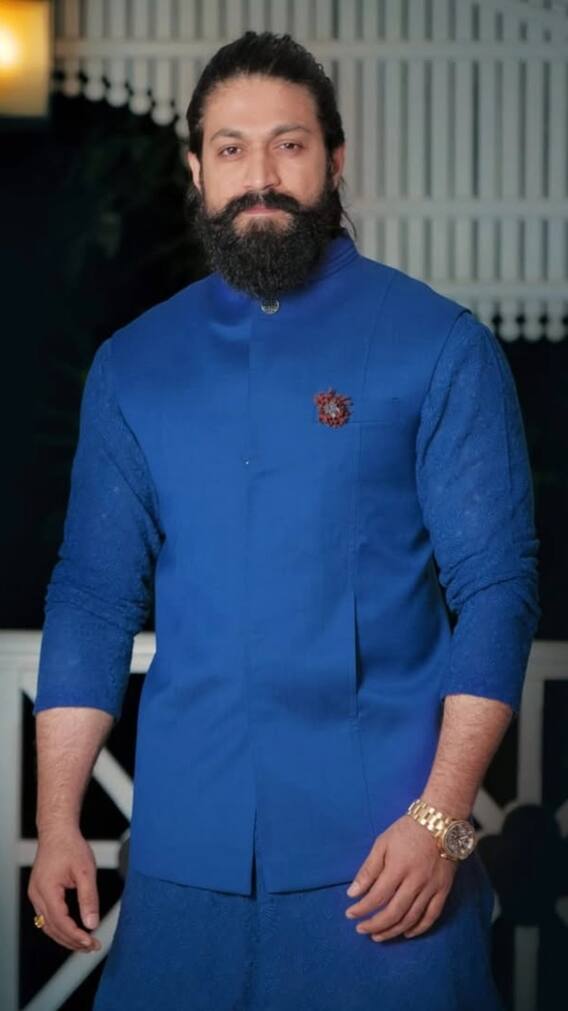 रामायण की शूटिंग से पहले महाकालेश्वर मंदिर पहुंचे यश, टेका माथा