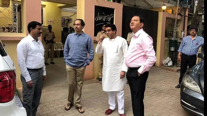 राज्याच्या राजकारणात सध्या दोन्ही ठाकरे बंधू एकत्र येणार असल्याची चर्चा जोर धरू लागलीये...तसे संकेतही दोन्ही पक्षाच्या प्रमुखांनी म्हणजेच राज ठाकरे आणि उद्धव ठाकरेंनी दिलेत.