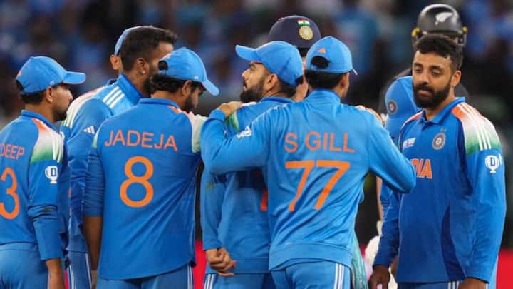 দীর্ঘ জল্পনা, কল্পনার পর অবশেষে আজ ভারতীয় ক্রিকেট বোর্ডের তরফে পুরুষদের বার্ষিক চুক্তি তালিকা প্রকাশ করা হয়েছে।