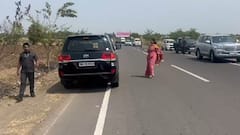 उन्हाचा कडाका, वडिलांची गाडी पाहताच लेक धावली; पवार-सुळेंच्या अनोख्या भेटीची सर्वत्र चर्चा