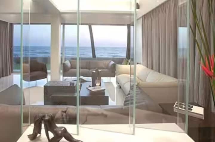 ਇੱਥੇ AC ਨੂੰ ਮੈਨੂਅਲੀ ਸੈੱਟ ਨਹੀਂ ਕੀਤਾ ਜਾ ਸਕਦਾ। ਹਾਲ ਹੀ ਵਿੱਚ, ਅਦਾਕਾਰਾ ਸ਼੍ਰੇਆ ਧਨਵੰਤਰੀ ਨੇ ਉੱਥੋਂ ਦੇ ਏਸੀ ਸਿਸਟਮ ਬਾਰੇ ਖੁਲਾਸਾ ਕੀਤਾ ਹੈ।