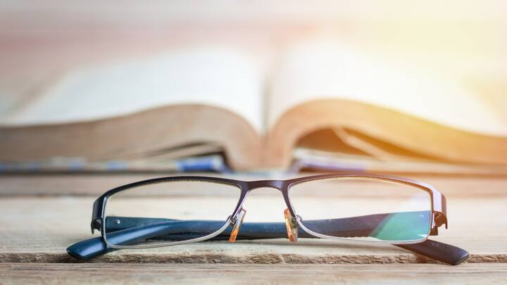 6. Improve Knowledge: Exploring new topics and subjects stimulates your brain. More knowledge can introduce you to fresh and creative ideas. It can result in innovative ideas that are fueled by deeper understanding. (Image Source: Canva)